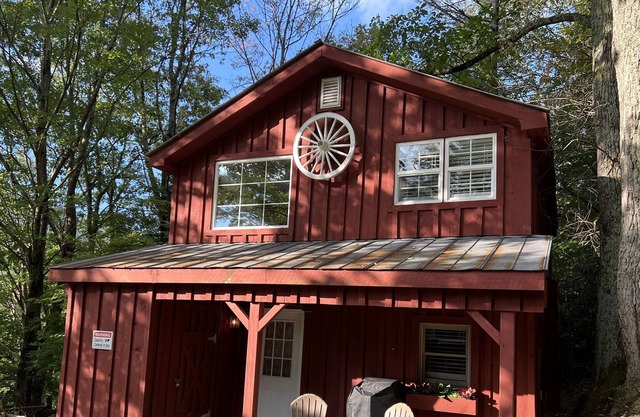Cozy Carriage house near Grandfather Mountain