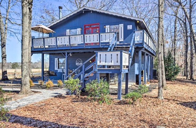 Cozy Caymus Cabin about 3 Miles to Callaway Gardens!