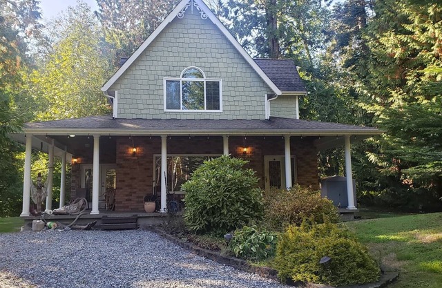 Cozy Classy Country Cottage