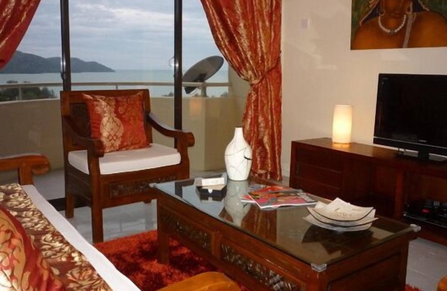 Cozy Condo with Stunning Sea View