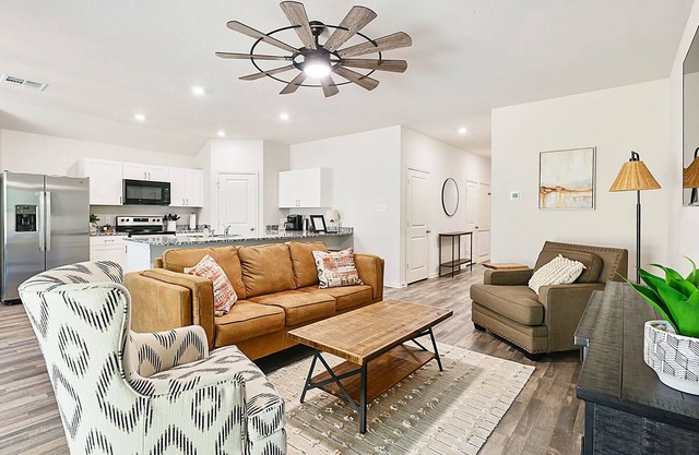 Cozy & convenient to TAMU, the Brazos County Expo, & Legends!