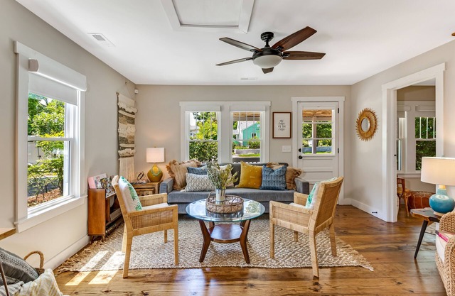 Cozy Cottage Near Downtown w/NO Cleaning Chores