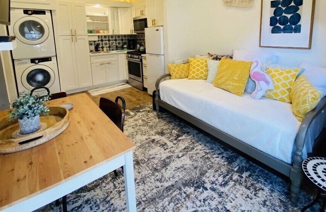 Cozy Cottage Spa Tub