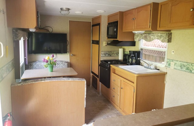 Cozy creekside retreat nestled in the SEPA wine region.