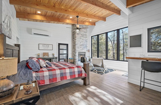 Cozy custom-built Cabin - Lakeside