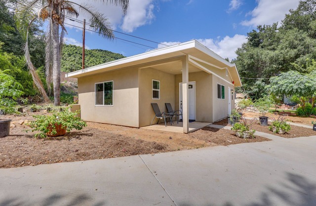 Cozy Escondido Escape Near Hiking & Downtown!