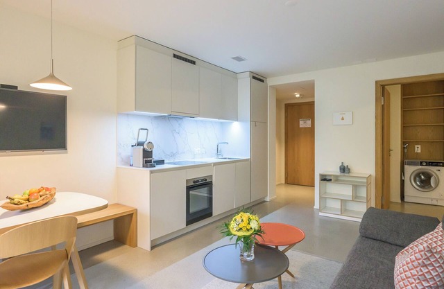 Cozy Family-Friendly Apartment with Stunning Mountain Views in Flims.