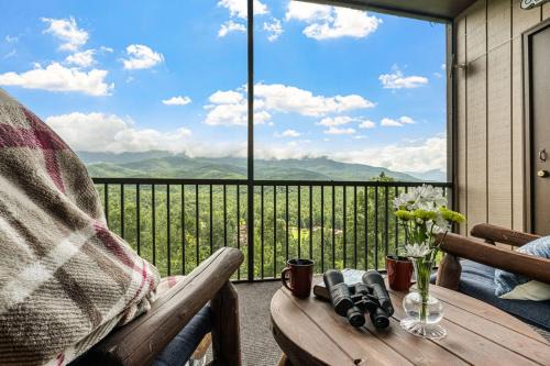 Cozy Fires & Mountain Views, Your Smoky Mountain Escape