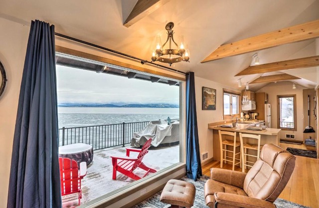 Cozy Flathead Lake Cabin with Picturesque View