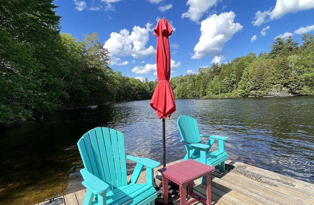 Cozy Gateway on Eels Lake