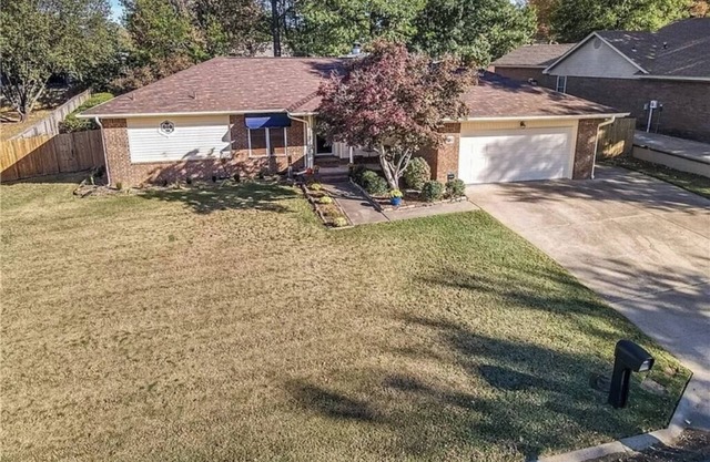 Cozy getaway in the heart of town!