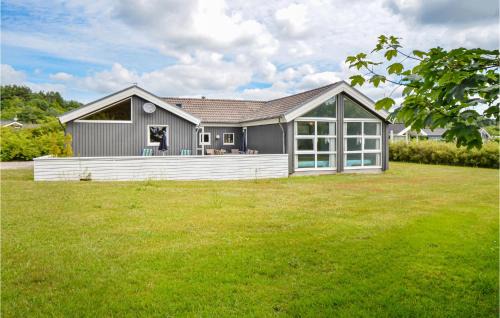 Cozy Home In Ebeltoft With Sauna