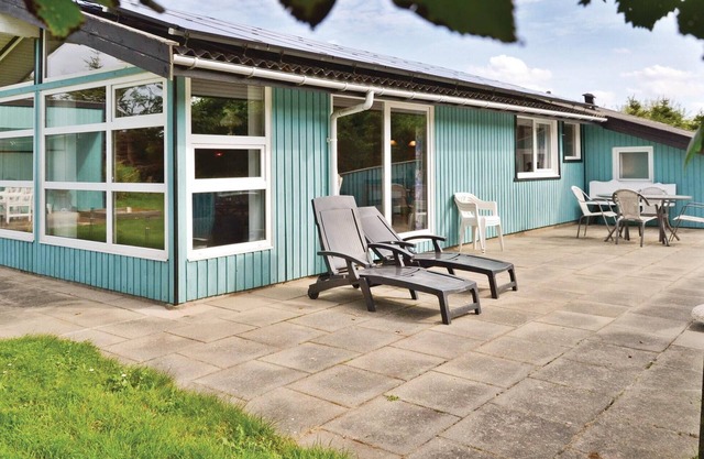 Cozy home in Løkken with kitchen