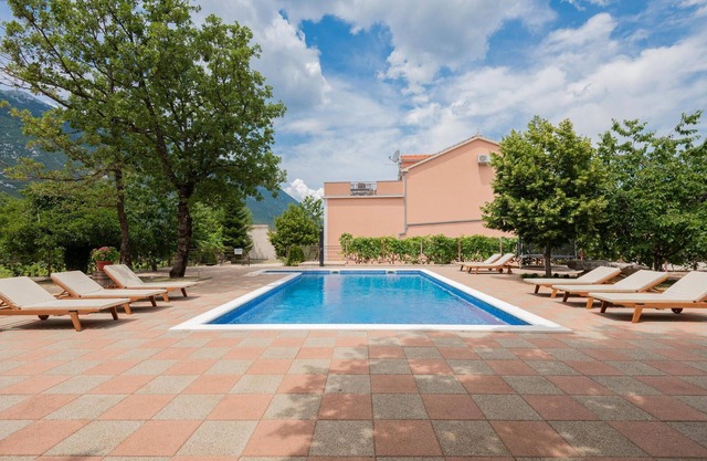 Cozy home in Rastovac with WiFi