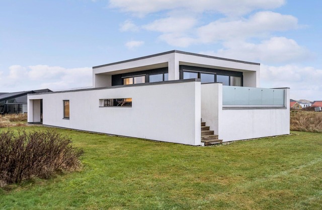 Cozy home in Ulfborg with WiFi