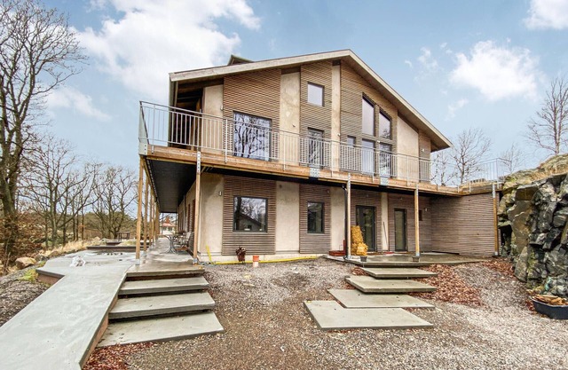 Cozy home in Vallda with kitchen