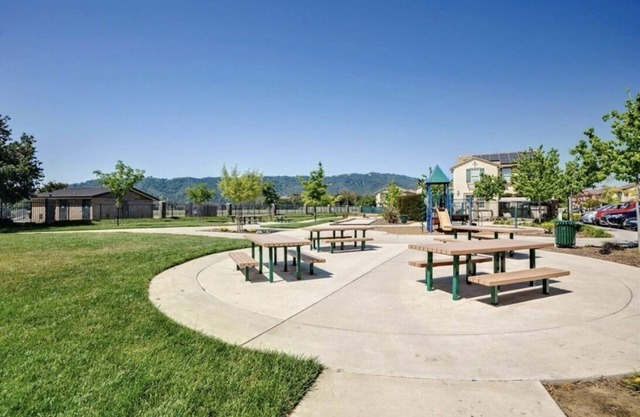 Cozy Home With Cal-King Bed