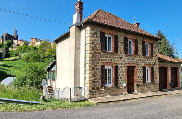 Cozy house in Néronde for 6 ppl with garden and wifi