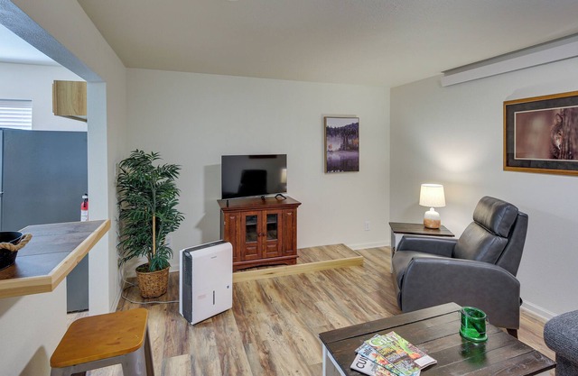 Cozy Keystone Studio - 3 Mi to Mt Rushmore!