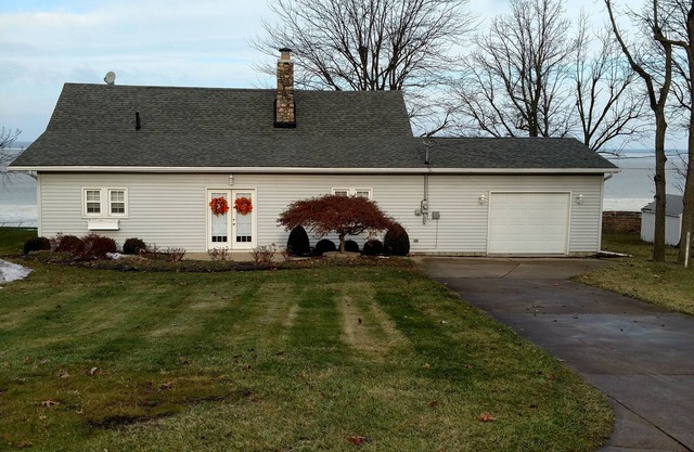 Cozy lake front home is waiting for you!