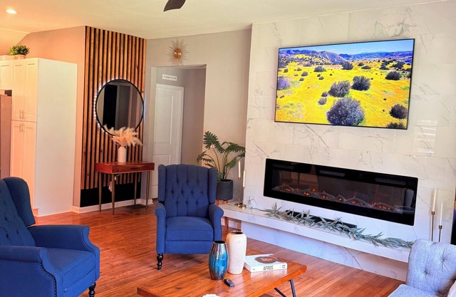 Cozy Mid Century Modern Home w/EV Charger