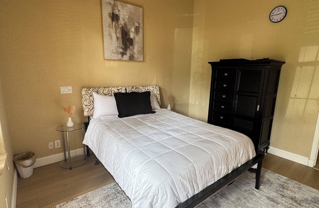 Cozy & Modern 1-bedroom/1-bathroom with Private Entrance in West Palm Beach