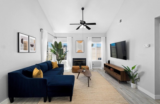 Cozy Modern 2BR Oceanside Home for Mid-term Stay