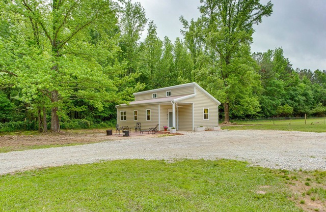 Cozy Mount Vernon Cabin Rental Near Fishing Lakes!