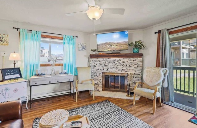 Cozy Mountain Condo at Pinnacle Inn