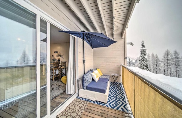 Cozy Mt Spokane Studio with Community Amenities