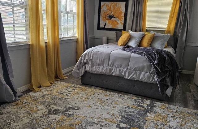 Cozy Near The Beach is < 2 mi from the beach. Six beds. Sleeps 8 comfortably.