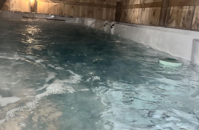 Cozy, nordic guest house located in the heart of Riverview with swimspa.