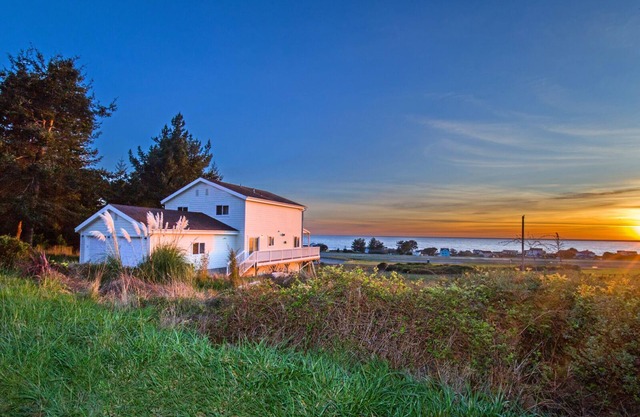 Cozy Oceanview Hideaway 1&2 on Golf Course/Airport