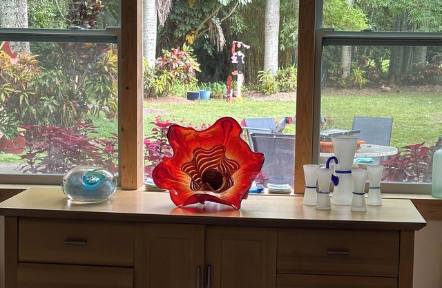 Cozy one bedroom guest house on peaceful 5 acre mango farm in Loxahatchee .