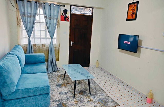 Cozy one bedroom unit close to Chicken inn, pizza inn & 5mins to Nanyuki town