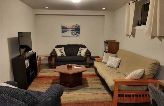 Cozy Orillia Apartment