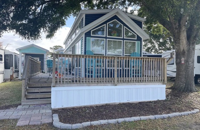 Cozy park model at campground in enchanting Newport NC.