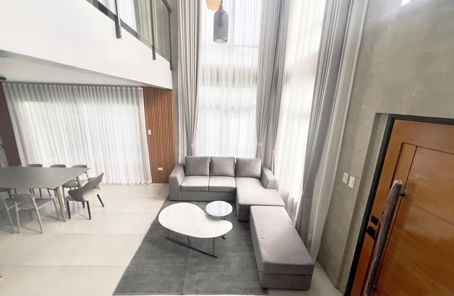 Cozy Pool House Villa in Cavite near NAIA Manila Airport and MOA