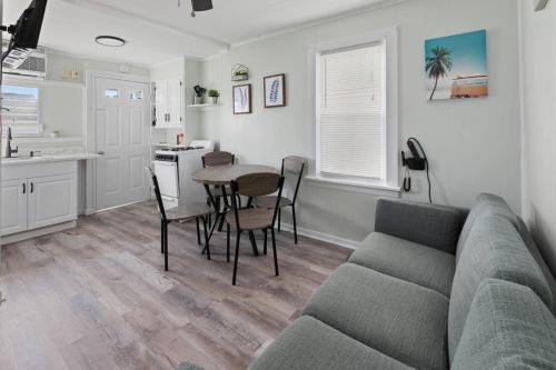 Cozy Private apt blocks from Beach Boardwalk 4