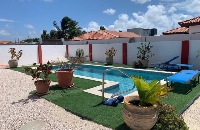 Cozy Private House near Palm Beach and High Rise Hotel Area