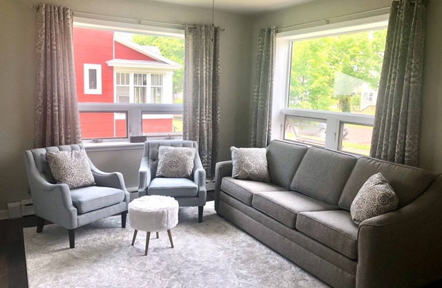 Cozy remodeled cottage in heart of Ashland/Chequamegon Bay/Lake Superior