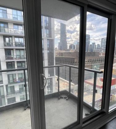 cozy room in a shared 2bedrooms condo