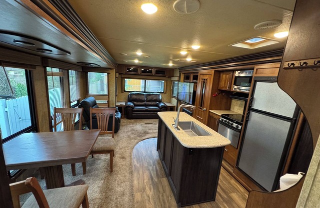 Cozy RV in Prichard with WiFi, AC
