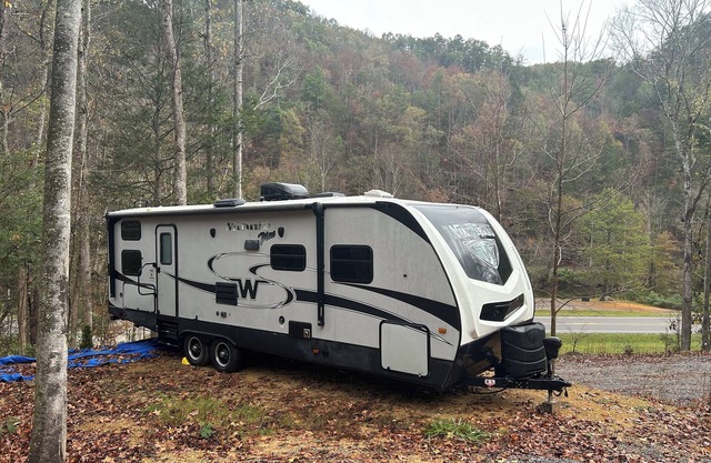 Cozy Smoky Mtn RV with WiFi and Heat/AC near Cades Cove