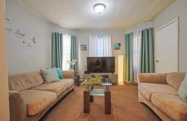 Cozy Spacious 2-bedroom apartment in Hillside, NJ