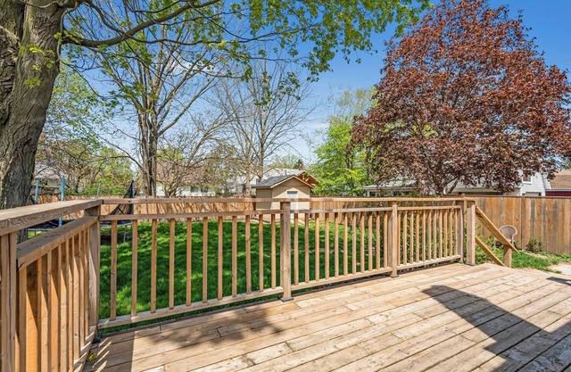 Cozy St. Catharines Bungalow: Your Home Away From Home in Niagara Region!
