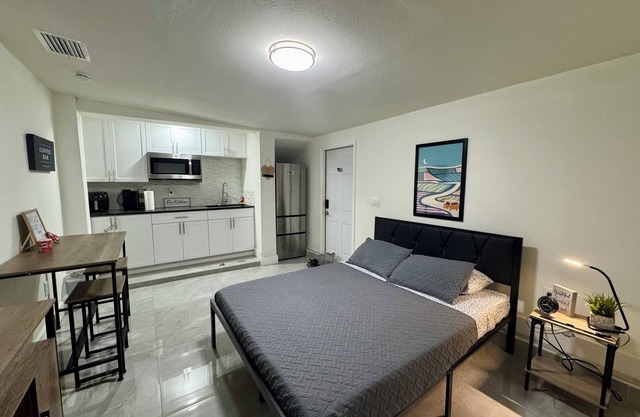 Cozy Studio Apartment in WPB, very close to the airport