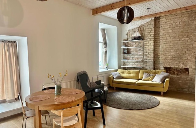 Cozy studio apartment central