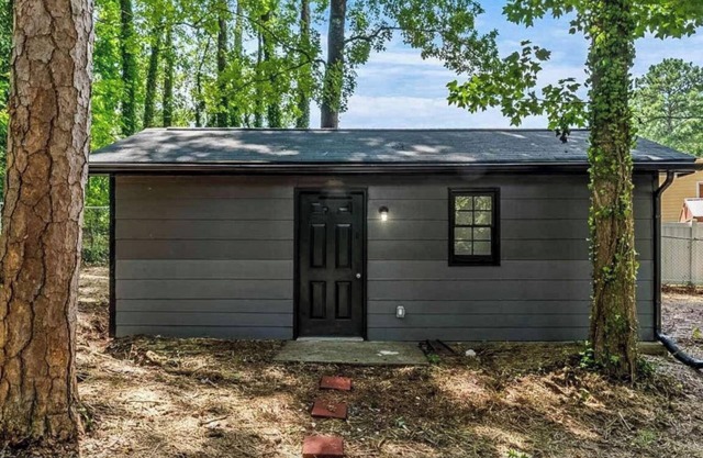 Cozy studio in awesome Atlanta with WiFi, AC