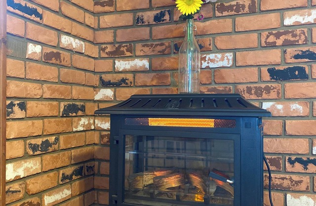 Cozy studio in marvelous Yokuts Valley with WiFi, AC, Huge private porch